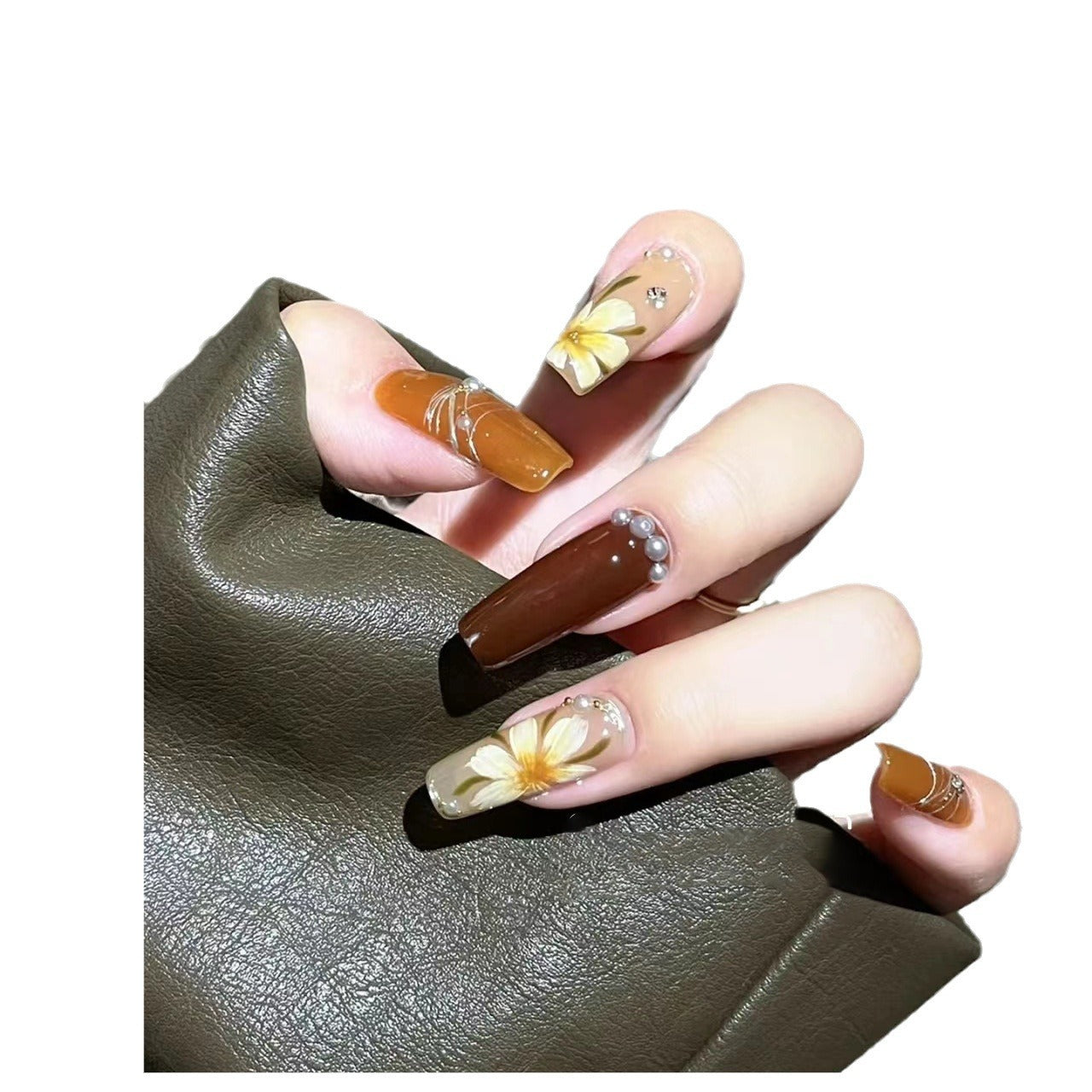 Wearable manicure pure handmade manicure finished fake nail patch autumn and winter caramel color hand-painted camellia light lu